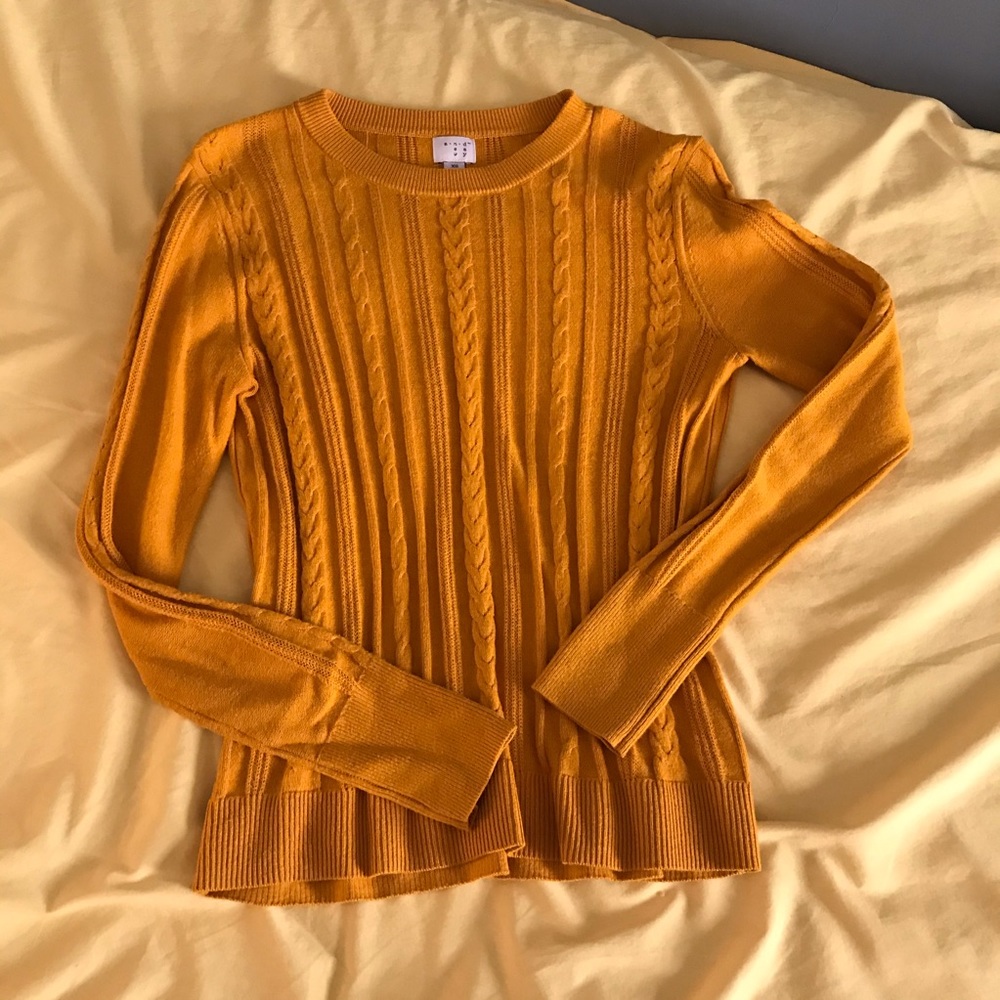 A new day mustard crew neck XS